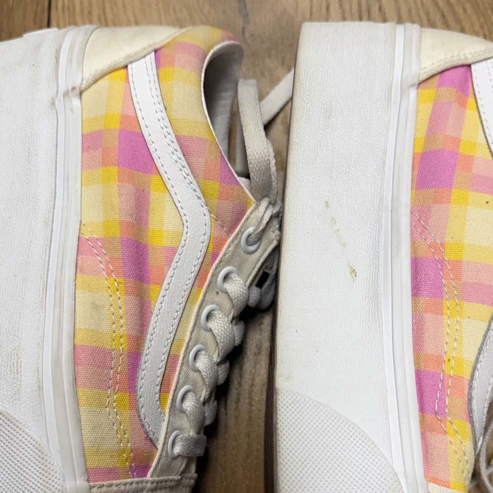 Vans - Picture 7 of 9
